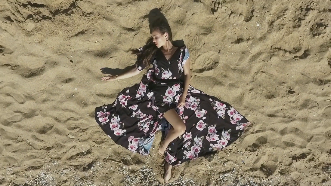 Resort-Inspired Fashion: Bringing Vacation Elegance Into Everyday Style